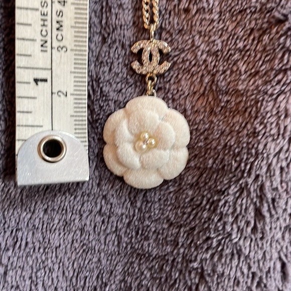 Chanel white necklace w cc logo - Picture 11 of 15